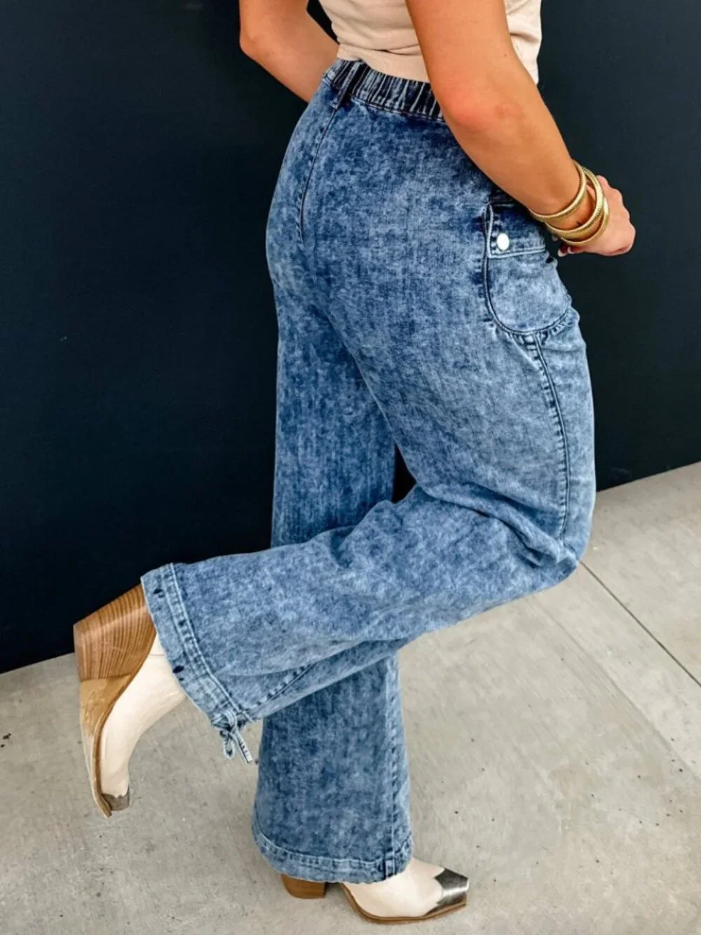 NWT - Blakely Charlie Cinch Hem Wide Leg Jeans Acid Wash Blue Size Large